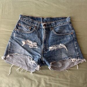 Vintage Levi’s high waisted cut off shorts